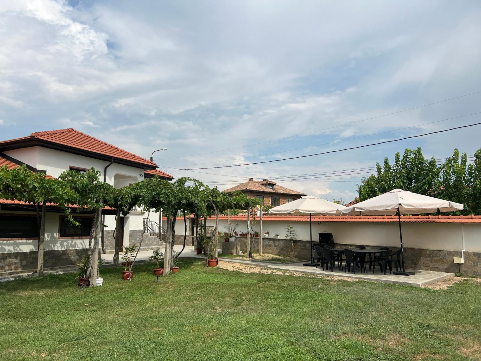 Къща За Гости Бадови Hisarja Exterior foto