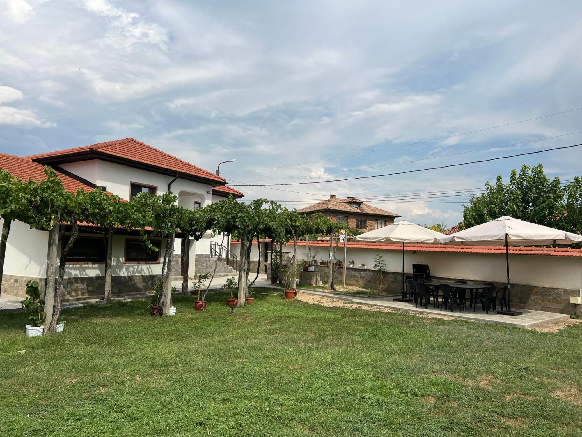 Къща За Гости Бадови Hisarja Exterior foto